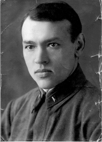 1940-1944. Военврач 3 ранга, старший хирург ЭГ