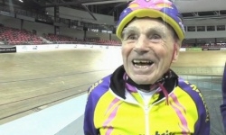 105-летний французкий велогонщик установил мировой рекорд